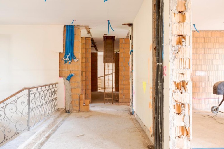 Ravalement de façade à Maast-et-Violaine : prix, étapes et avantages